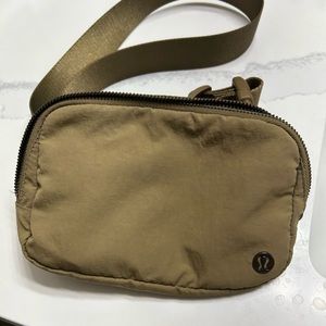 Lululemon Artifact Belt Bag